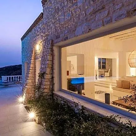 Aethra Hotel